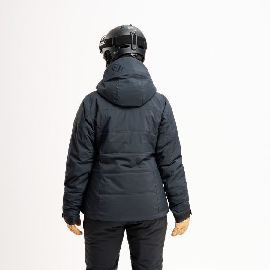 702_b703b3b921-215-22699_3-