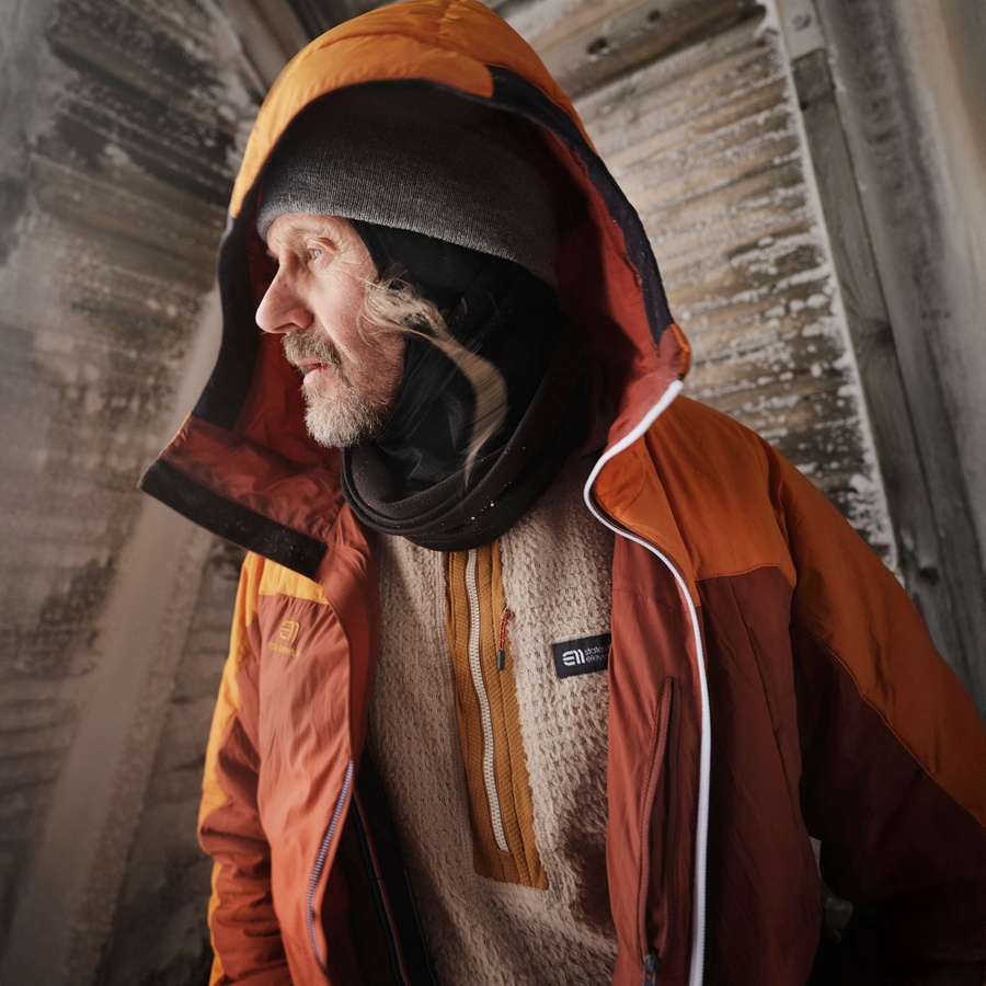 Light, stretchy and highly breathable insulation jacket.